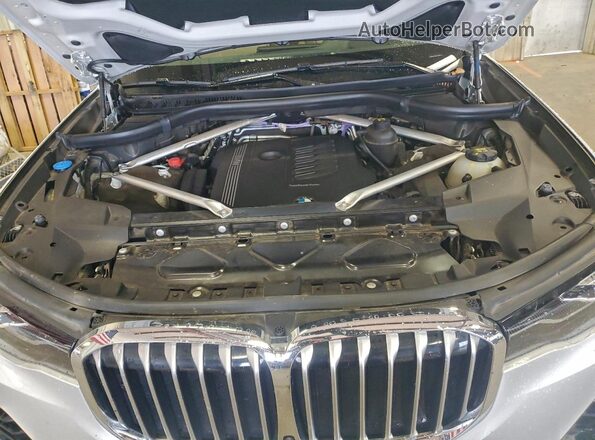 5UXCW2C02N9L52050 2022 BMW X7 White Շարժիչի բաժամունքի տեսք