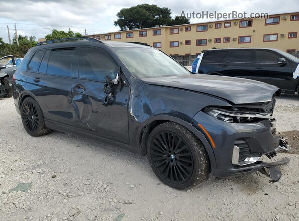 5UXCW2C03N9L14228 2022 BMW X7 Gray Delantero derecho