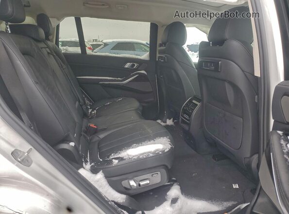 5UXCW2C06M9G35200 2021 BMW X7 White Հետևի նստատեղերի տեսք
