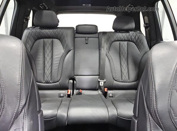 5UXCW2C06M9G93520 2021 BMW X7 Зеленый Вид задних сидений
