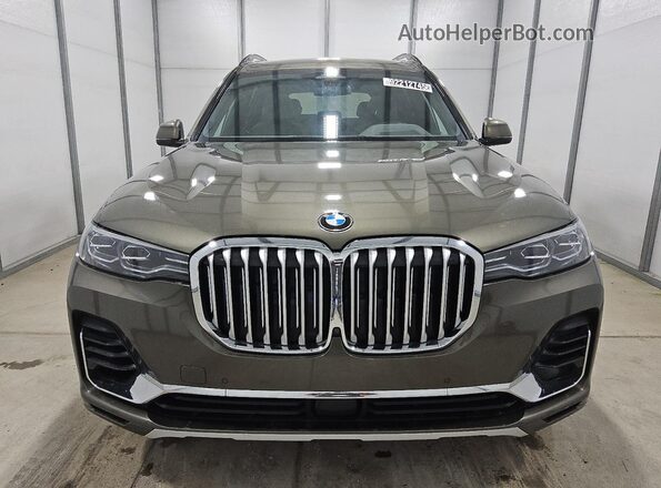 5UXCW2C06M9G93520 2021 BMW X7 Зеленый Вид спереди