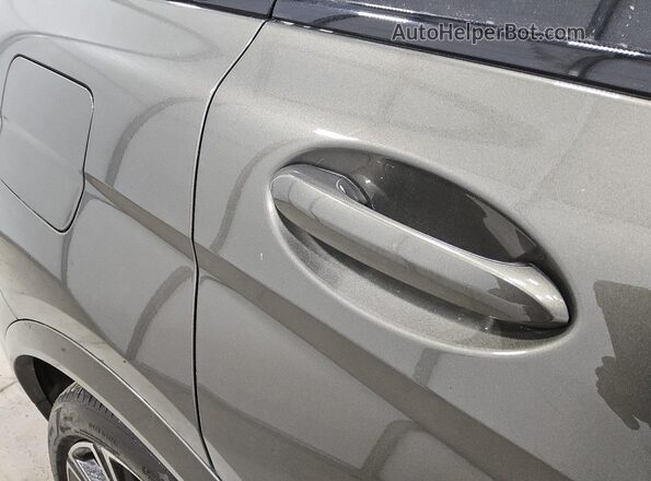 5UXCW2C06M9G93520 2021 BMW X7 Зеленый 