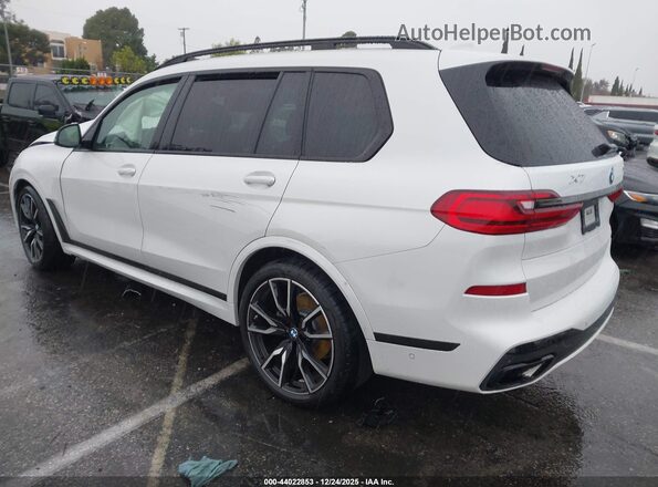 5UXCW2C06N9K70662 2022 BMW X7 Белый 