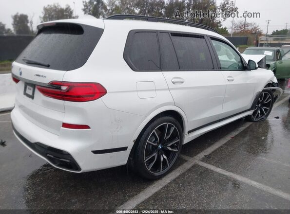 5UXCW2C06N9K70662 2022 BMW X7 Белый 