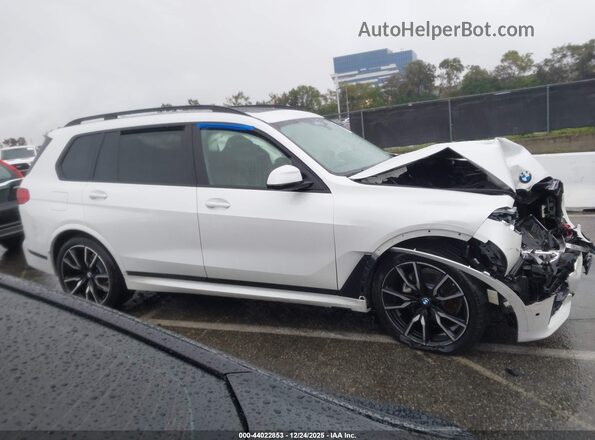 5UXCW2C06N9K70662 2022 BMW X7 Белый 