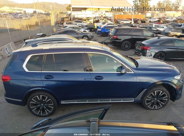 5UXCW2C07L9A03689 2020 BMW X7 Синий Вид задней части салона