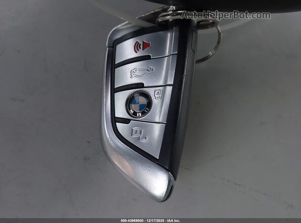 5UXCW2C07L9A03689 2020 BMW X7 Синий Вид панели приборов