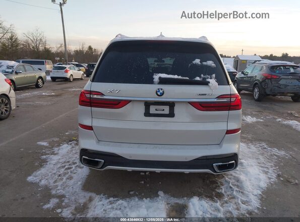 5UXCW2C09N9L11706 2022 BMW X7 White 