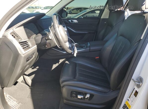 5UXCW2C0XM9F56239 2021 BMW X7 White 