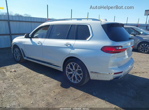 5UXCX4C55KLS38062 2019 BMW X7 White 