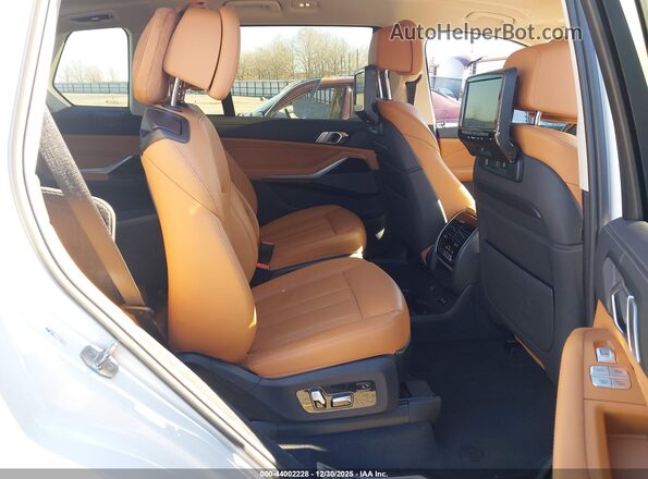 5UXCX4C55KLS38062 2019 BMW X7 White 