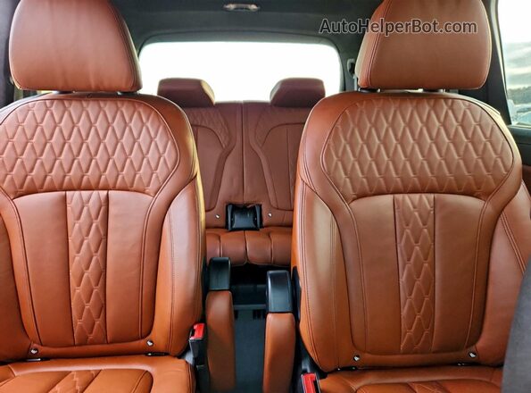 5UXCX6C03L9C13033 2020 BMW X7 Black Rear seats view