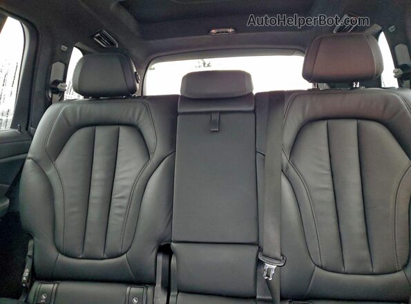 5UXCX6C08L9B07130 2020 BMW X7 White Widok tylnych siedzeń