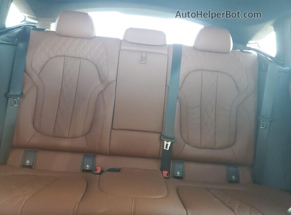 5UXCY6C03P9R77741 2023 BMW X6 White Vista de los asientos traseros