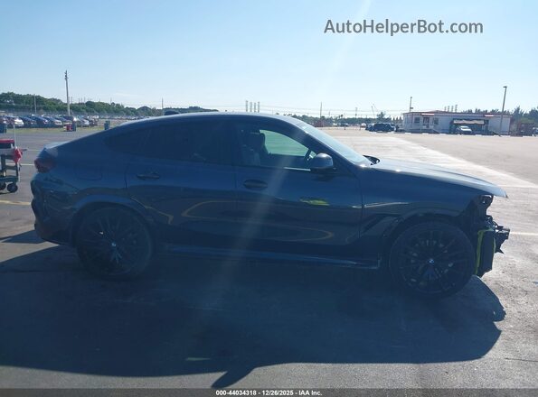 5UXCY6C05N9M69655 2022 BMW X6 Серый Вид задней части салона