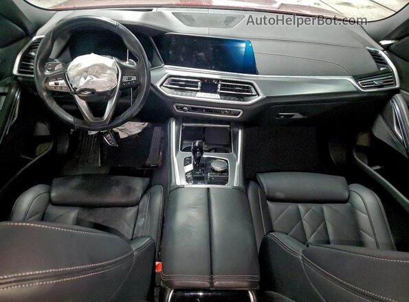5UXCY6C05P9N73310 2023 BMW X6 Red Vista del salpicadero
