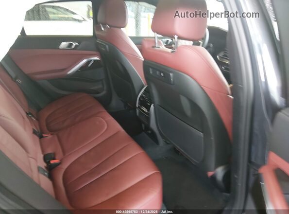 5UXCY6C0XM9F61913 2021 BMW X6 Gray VIN կոդի պիտակի տեսք