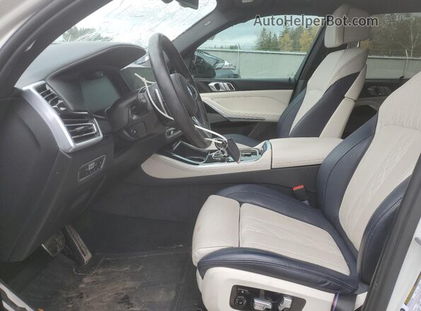 5UXJU4C00P9P36808 2023 BMW X5 Белый Вид салона спереди