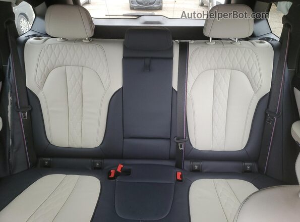 5UXJU4C00P9P36808 2023 BMW X5 Белый Вид задних сидений