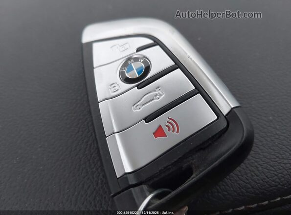 5UXJU4C01P9N68368 2023 BMW X5 Dark Blue Dashboard view