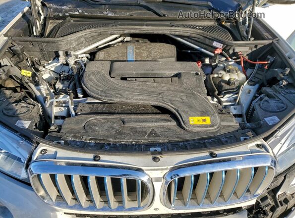 5UXKT0C57J0V99714 2018 BMW X5 White 
