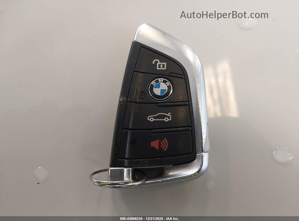 5UXKU2C57K0Z65441 2019 BMW X6 White Առջևի վահանակի տեսք