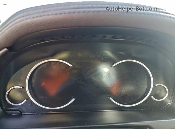 5UXKU6C58KLP60670 2019 BMW X6 White Вид щитка приладів