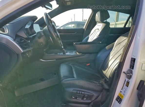 5UXKU6C58KLP60670 2019 BMW X6 White Вид салону спереду