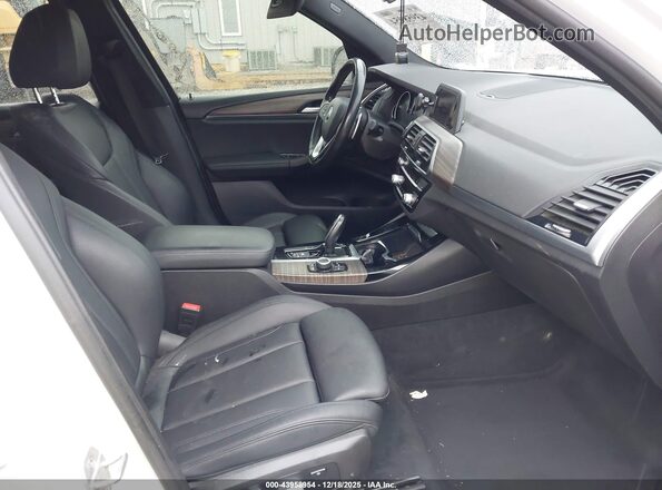 5UXTR9C5XJLC80249 2018 BMW X3 White 
