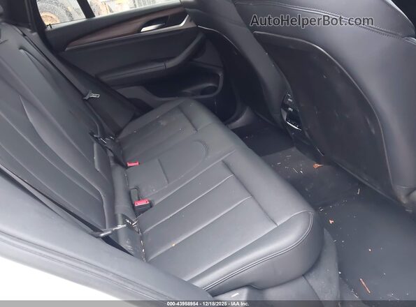 5UXTR9C5XJLC80249 2018 BMW X3 White 