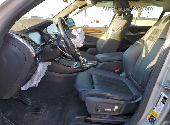 5UXTS1C09M9H15211 2021 BMW X3 Silver Widok wnętrza z przodu