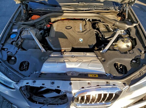 5UXTS1C09M9H15211 2021 BMW X3 Silver Widok komory silnika
