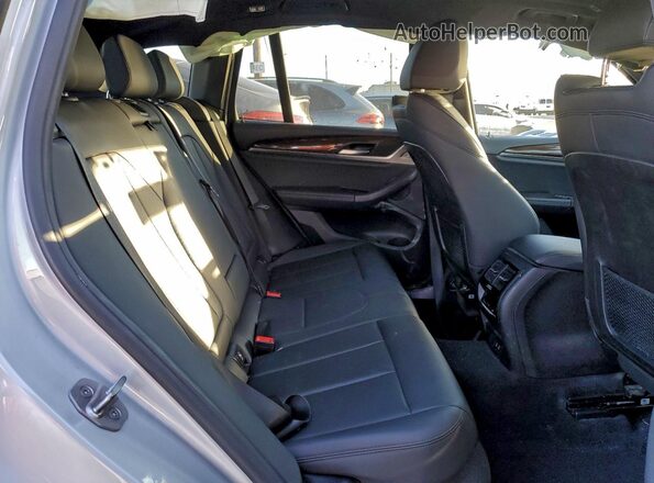 5UXTS1C09M9H15211 2021 BMW X3 Silver Widok wnętrza z tyłu