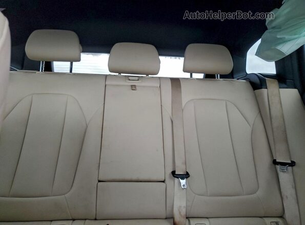 5UXTY3C02LLE55178 2020 BMW X3 Silver Widok tylnych siedzeń