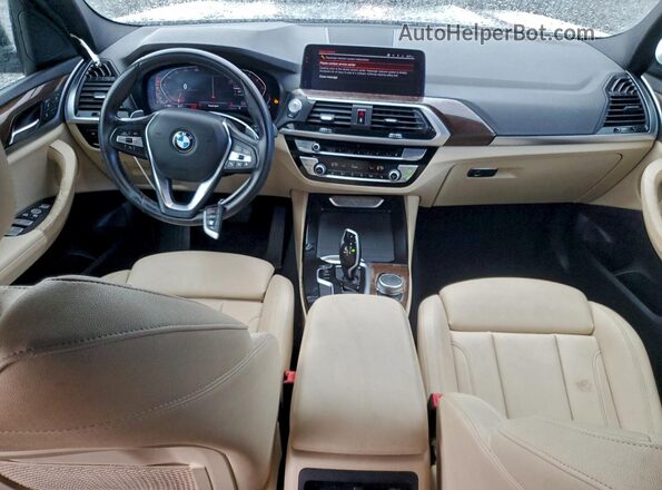 5UXTY3C02LLE55178 2020 BMW X3 Silver Widok deski rozdzielczej