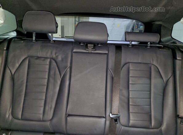 5UXTY5C03L9D33728 2020 BMW X3 White Rear seats view