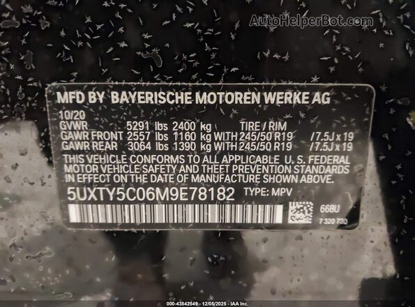 5UXTY5C06M9E78182 2021 BMW X3 Black Vista del compartimento del motor