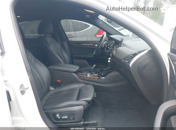 5UXUJ3C56KLG54138 2019 BMW X4 Белый Вид салона спереди
