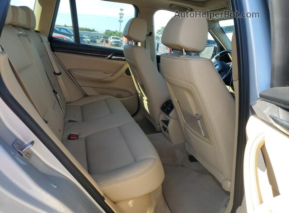 5UXWX9C58G0D88267 2016 BMW X3 Серебряный Вид задней части салона