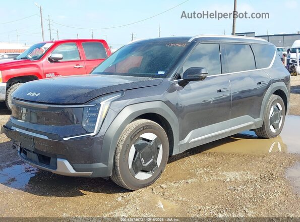 5XYAFFS54TG005280 2026 KIA EV9 Gray Передня ліва чверть