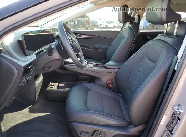 5XYC34JA6SG010239 2025 KIA EV6 Silver Front interior view