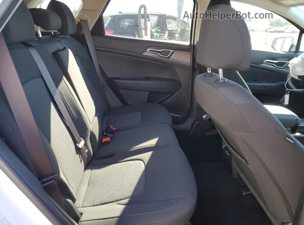 5XYK23DF4TG328197 2026 KIA SPORTAGE White Vista interior trasera