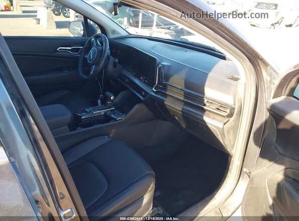 5XYK3CDFXRG142590 2024 KIA SPORTAGE Gray Front interior view