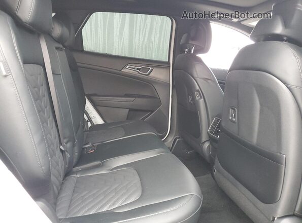 5XYK6CDF8TG333682 2026 KIA SPORTAGE White Հետևի նստատեղերի տեսք