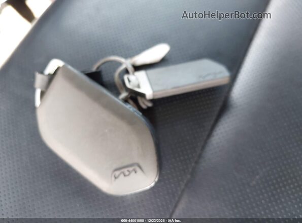 5XYP64GC7RG418230 2024 KIA TELLURIDE Серебряный Вид панели приборов