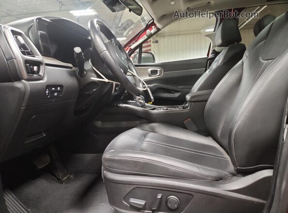 5XYRHDLFXNG112782 2022 KIA SORENTO Red Widok wnętrza z przodu