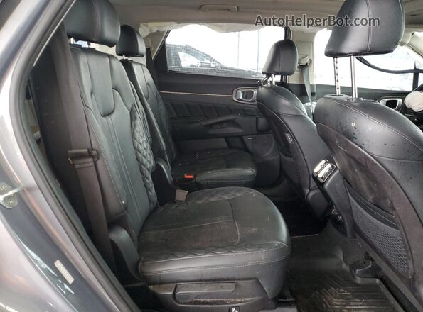 5XYRK4LF9NG083972 2022 KIA SORENTO Gray Widok wnętrza z tyłu