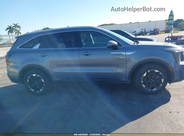 5XYRL4JC4RG271536 2024 KIA SORENTO Gray Սալոնի հետևի տեսք