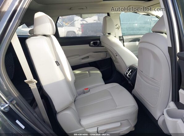 5XYRL4JC7RG269070 2024 KIA SORENTO Gray VIN կոդի պիտակի տեսք