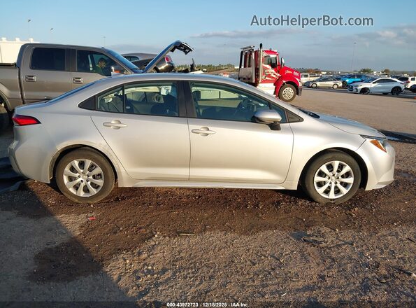 5YFB4MDEXSP261865 2025 TOYOTA LL Silver Widok wnętrza z tyłu
